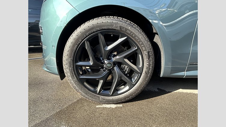 2024 認定中古車 Land Rover Range Rover Sport ジオラグリーン P550eプラグインハイブリッド（ガソリン） スタンダードホイールベース Autobiography