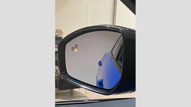 2023 認定中古車 Jaguar F-Pace ウルトラブルー P550 AWD（オートマチック） SVR