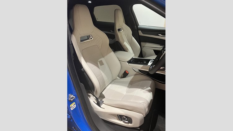 2023 認定中古車 Jaguar F-Pace ウルトラブルー P550 AWD（オートマチック） SVR