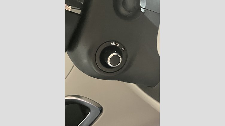 2023 認定中古車 Jaguar F-Pace ウルトラブルー P550 AWD（オートマチック） SVR