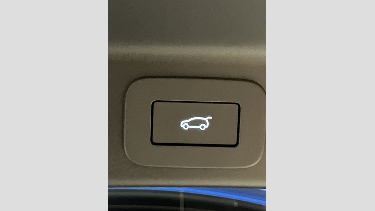 2023 認定中古車 Jaguar F-Pace ウルトラブルー P550 AWD（オートマチック） SVR