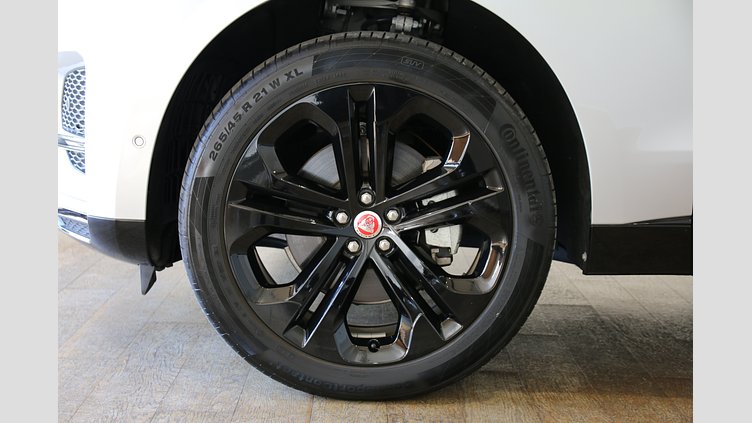 2024 認定中古車 Jaguar F-Pace ハクバシルバー D204 AWD（オートマチック）MHEV S