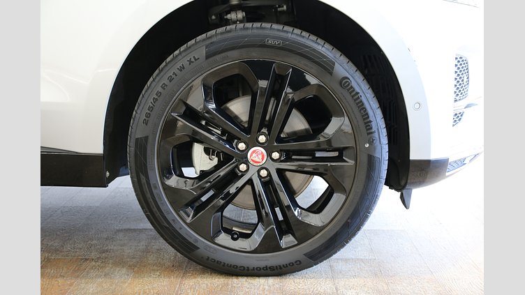 2024 認定中古車 Jaguar F-Pace ハクバシルバー D204 AWD（オートマチック）MHEV S