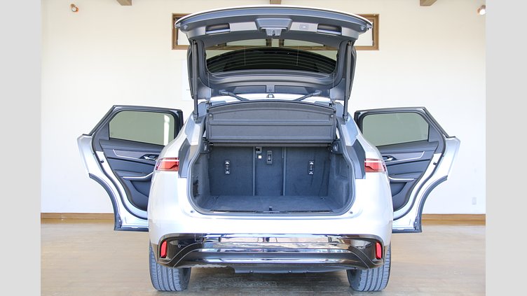 2024 認定中古車 Jaguar F-Pace ハクバシルバー D204 AWD（オートマチック）MHEV S