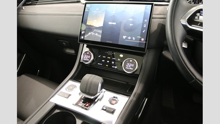 2024 認定中古車 Jaguar F-Pace ハクバシルバー D204 AWD（オートマチック）MHEV S