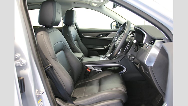 2024 認定中古車 Jaguar F-Pace ハクバシルバー D204 AWD（オートマチック）MHEV S