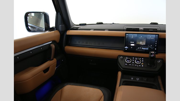 2024 認定中古車 Land Rover Defender 90 カルパチアングレイ D300 AWD（AT） X-DYNAMIC HSE