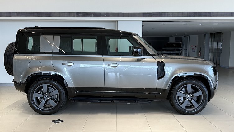 2024 認證中古車 Land Rover Defender 110 Silicon Silver 3.0 litre i6D​ D300 X-Dynamic HSE