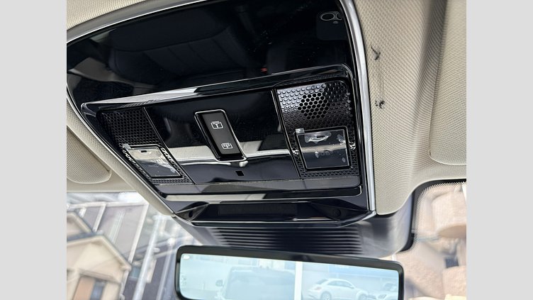 2024 認定中古車 Land Rover Range Rover オストゥーニパールホワイト D300 AWD MHEV（AT） スタンダードホイールベース SE