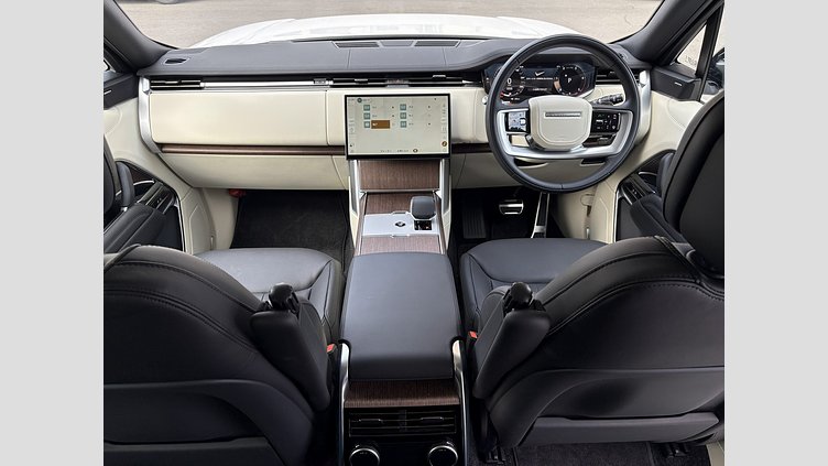 2024 認定中古車 Land Rover Range Rover オストゥーニパールホワイト D300 AWD MHEV（AT） スタンダードホイールベース SE