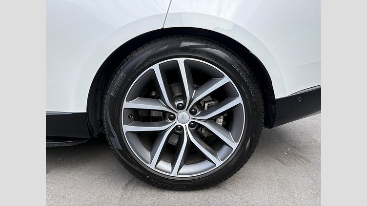 2024 認定中古車 Land Rover Range Rover オストゥーニパールホワイト D300 AWD MHEV（AT） スタンダードホイールベース SE