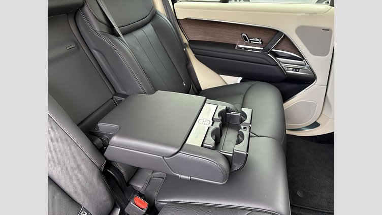 2024 認定中古車 Land Rover Range Rover オストゥーニパールホワイト D300 AWD MHEV（AT） スタンダードホイールベース SE