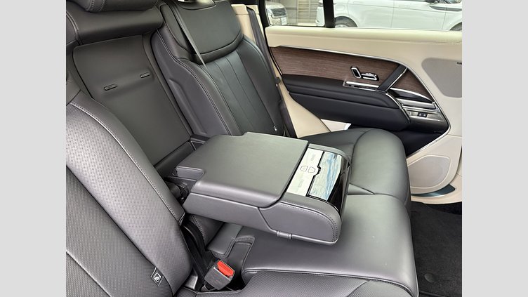 2024 認定中古車 Land Rover Range Rover オストゥーニパールホワイト D300 AWD MHEV（AT） スタンダードホイールベース SE