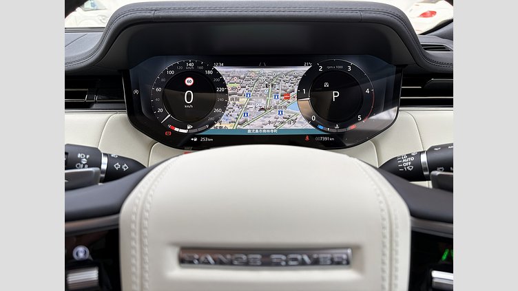 2024 認定中古車 Land Rover Range Rover オストゥーニパールホワイト D300 AWD MHEV（AT） スタンダードホイールベース SE