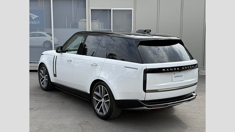 2024 認定中古車 Land Rover Range Rover オストゥーニパールホワイト D300 AWD MHEV（AT） スタンダードホイールベース SE