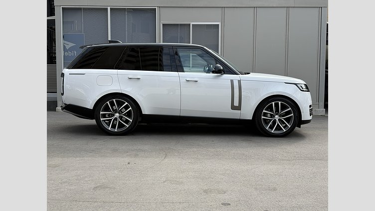 2024 認定中古車 Land Rover Range Rover オストゥーニパールホワイト D300 AWD MHEV（AT） スタンダードホイールベース SE