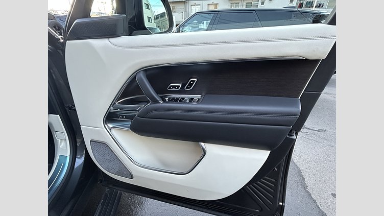 2024 認定中古車 Land Rover Range Rover カルパチアングレイ D300 AWD MHEV（AT） スタンダードホイールベース Autobiography