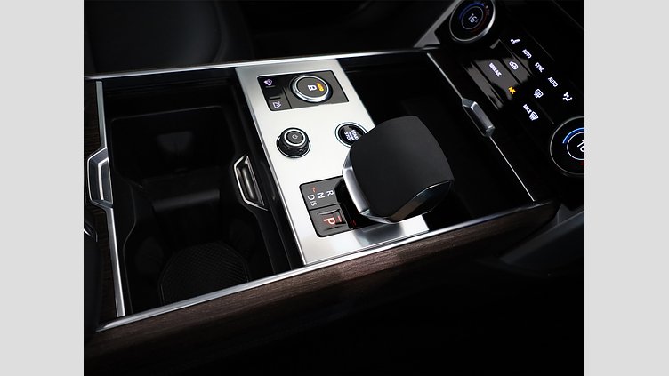 2024 Approved Land Rover Range Rover Ostuni Pearl White AWD 4.4 V8 Autobiography