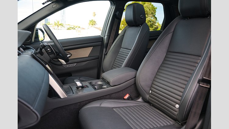 2025 Approved Land Rover Discovery Sport Hakuba Silver P250 Petrol Mild Hybrid Dynamic SE