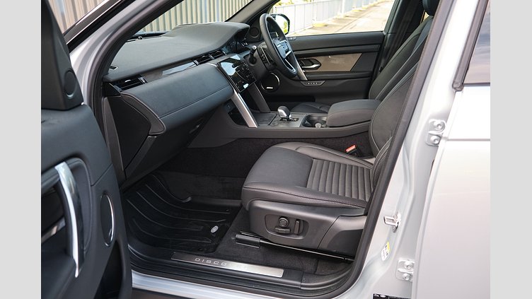 2025 Approved Land Rover Discovery Sport Hakuba Silver P250 Petrol Mild Hybrid Dynamic SE