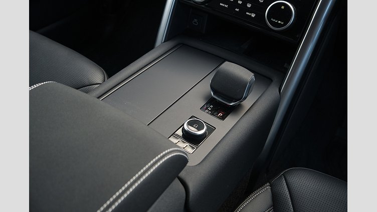 2025 Approved Land Rover Discovery Silicon Silver D250 Diesel Mild Hybrid Dynamic SE