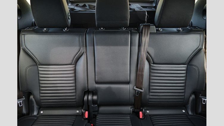 2025 Approved Land Rover Discovery Silicon Silver D250 Diesel Mild Hybrid Dynamic SE