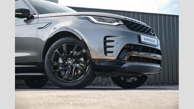 2025 Approved Land Rover Discovery Silicon Silver D250 Diesel Mild Hybrid Dynamic SE