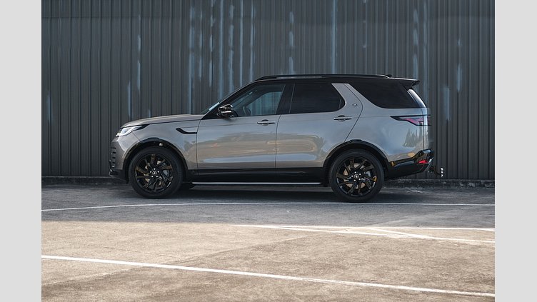 2025 Approved Land Rover Discovery Silicon Silver D250 Diesel Mild Hybrid Dynamic SE
