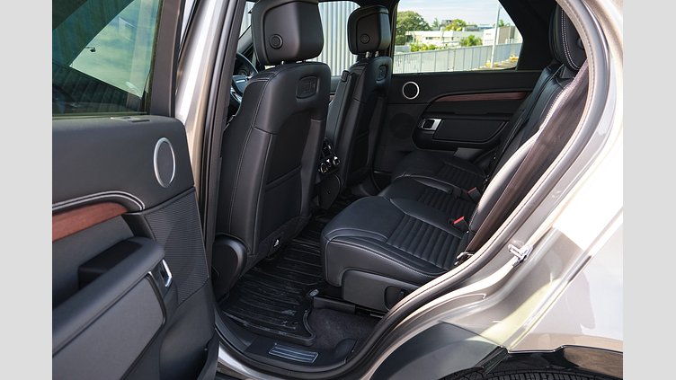 2025 Approved Land Rover Discovery Silicon Silver D250 Diesel Mild Hybrid Dynamic SE