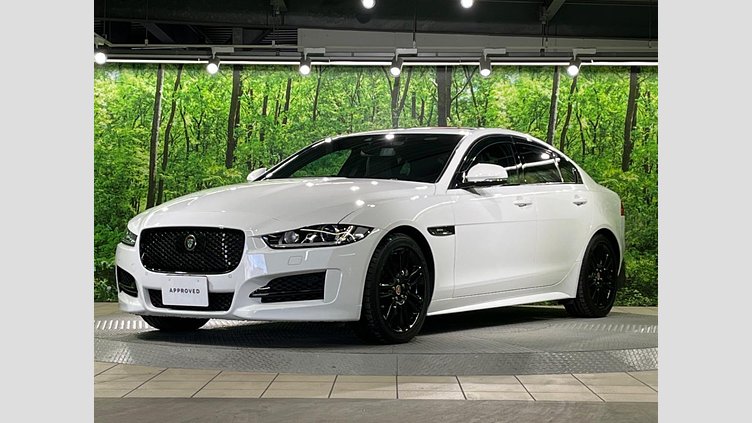 2016 認定中古車 Jaguar XE Fuji White 2WD R-スポーツ