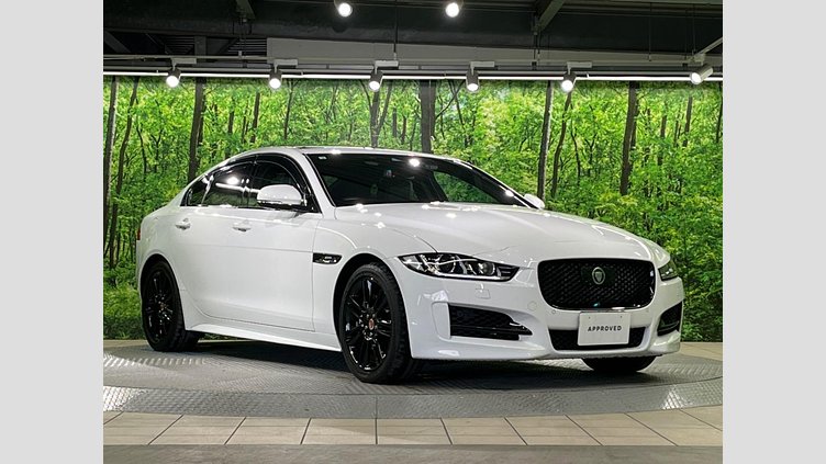 2016 認定中古車 Jaguar XE Fuji White 2WD R-スポーツ