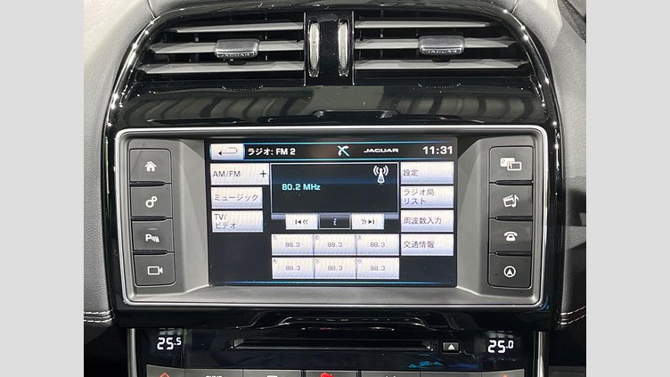 2016 認定中古車 Jaguar XE Fuji White 2WD R-スポーツ