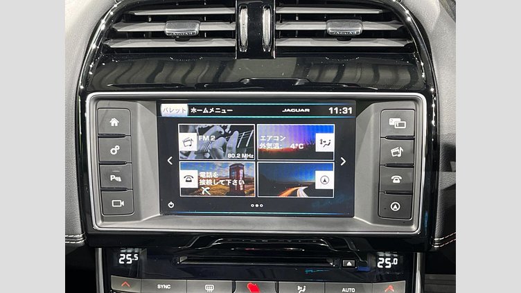 2016 認定中古車 Jaguar XE Fuji White 2WD R-スポーツ