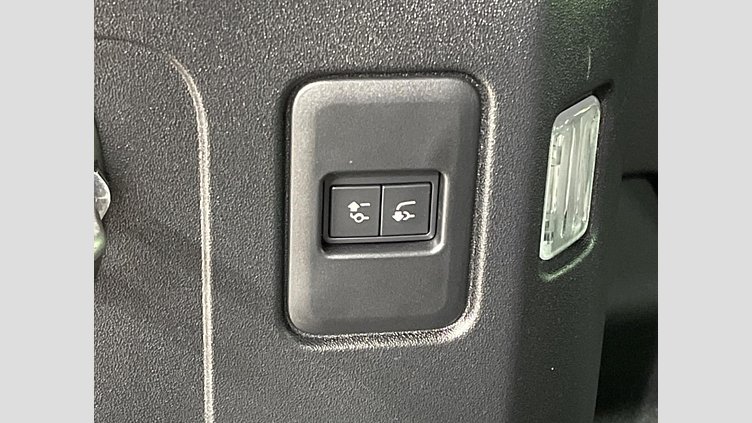 2022 認定中古車 Land Rover Defender 110 フジホワイト D300 AWD（AT） X-DYNAMIC HSE