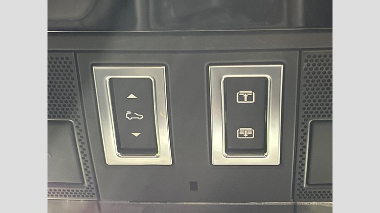 2022 認定中古車 Land Rover Defender 110 フジホワイト D300 AWD（AT） X-DYNAMIC HSE