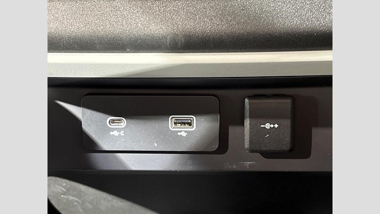 2022 認定中古車 Land Rover Defender 110 フジホワイト D300 AWD（AT） X-DYNAMIC HSE