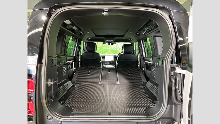 2022 認定中古車 Land Rover Defender 110 フジホワイト D300 AWD（AT） X-DYNAMIC HSE