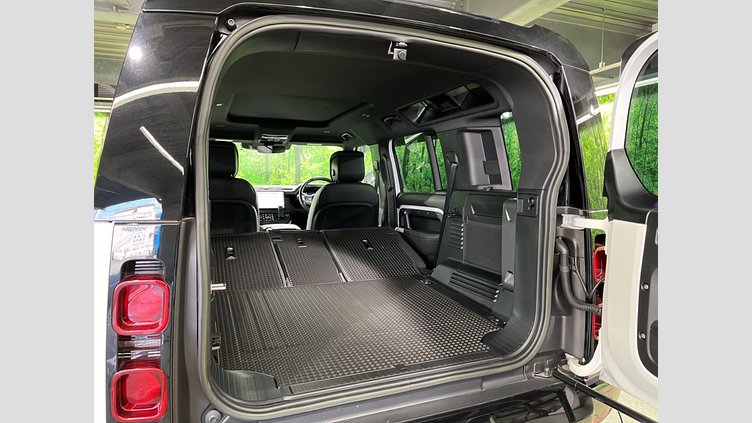 2022 認定中古車 Land Rover Defender 110 フジホワイト D300 AWD（AT） X-DYNAMIC HSE