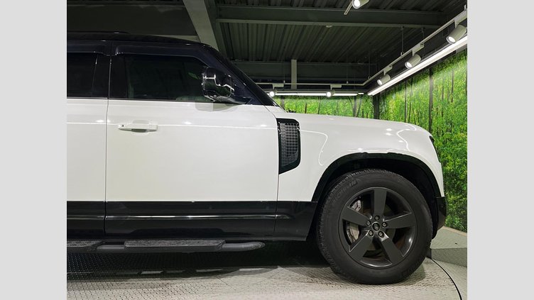 2022 認定中古車 Land Rover Defender 110 フジホワイト D300 AWD（AT） X-DYNAMIC HSE