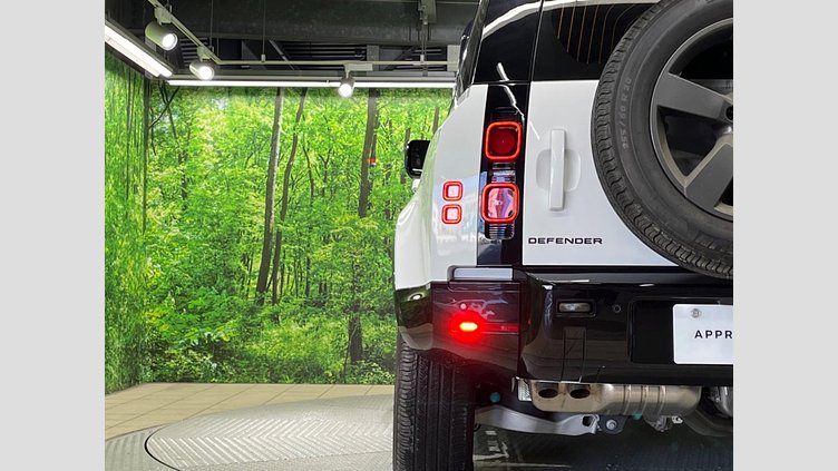 2022 認定中古車 Land Rover Defender 110 フジホワイト D300 AWD（AT） X-DYNAMIC HSE