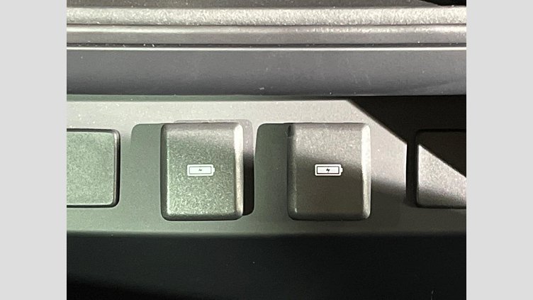 2022 認定中古車 Land Rover Defender 110 フジホワイト D300 AWD（AT） X-DYNAMIC HSE