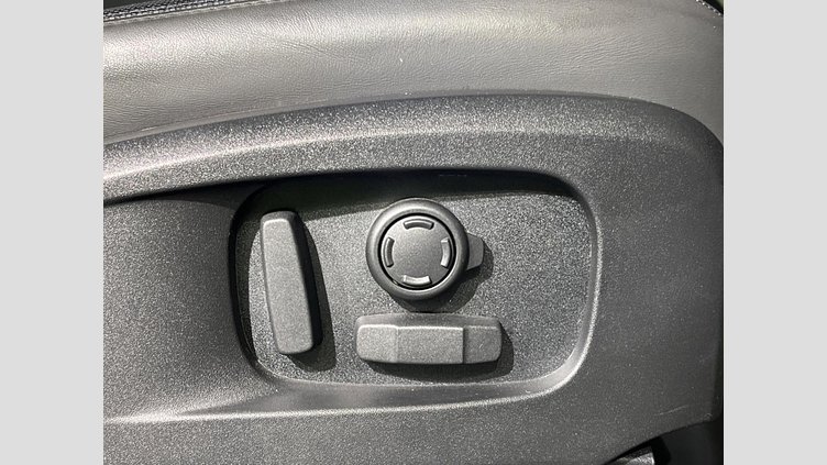 2022 認定中古車 Land Rover Defender 110 フジホワイト D300 AWD（AT） X-DYNAMIC HSE