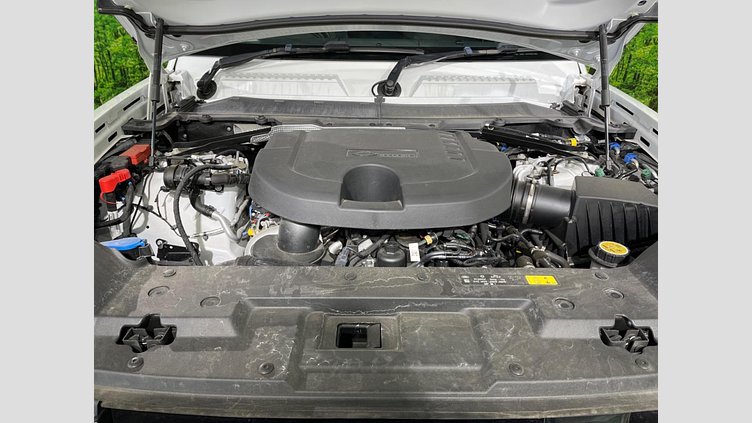 2022 認定中古車 Land Rover Defender 110 フジホワイト D300 AWD（AT） X-DYNAMIC HSE