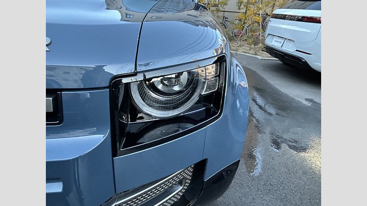 2024 認定中古車 Land Rover Defender 110 タスマンブルー P300 ガソリン X-Dynamic SE