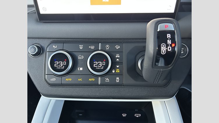 2024 認定中古車 Land Rover Defender 110 タスマンブルー P300 ガソリン X-Dynamic SE