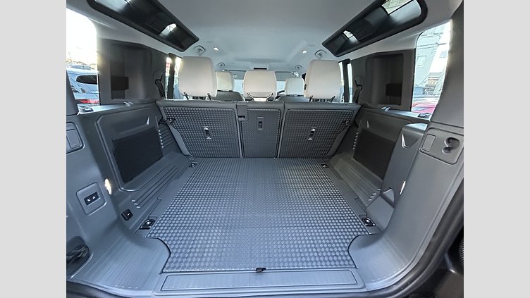 2024 認定中古車 Land Rover Defender 110 タスマンブルー P300 ガソリン X-Dynamic SE