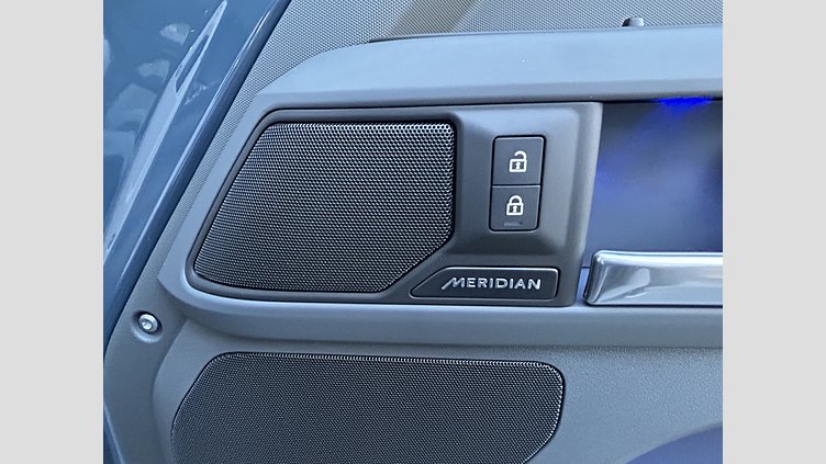 2024 認定中古車 Land Rover Defender 110 タスマンブルー P300 ガソリン X-Dynamic SE