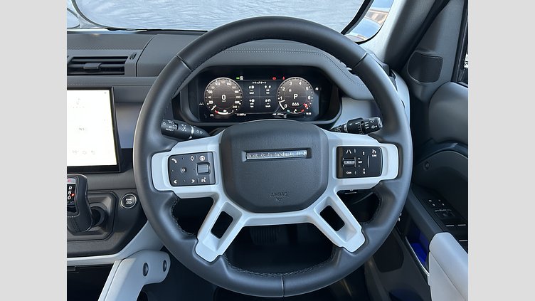 2024 認定中古車 Land Rover Defender 110 タスマンブルー P300 ガソリン X-Dynamic SE