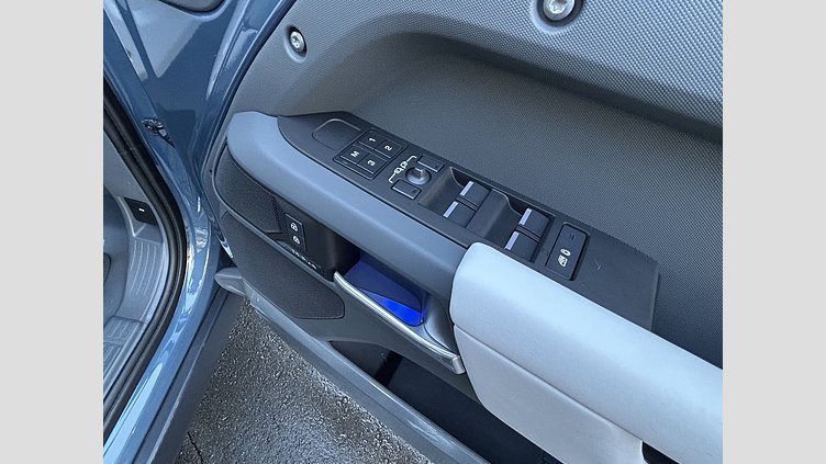 2024 認定中古車 Land Rover Defender 110 タスマンブルー P300 ガソリン X-Dynamic SE