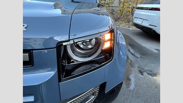 2024 認定中古車 Land Rover Defender 110 タスマンブルー P300 ガソリン X-Dynamic SE